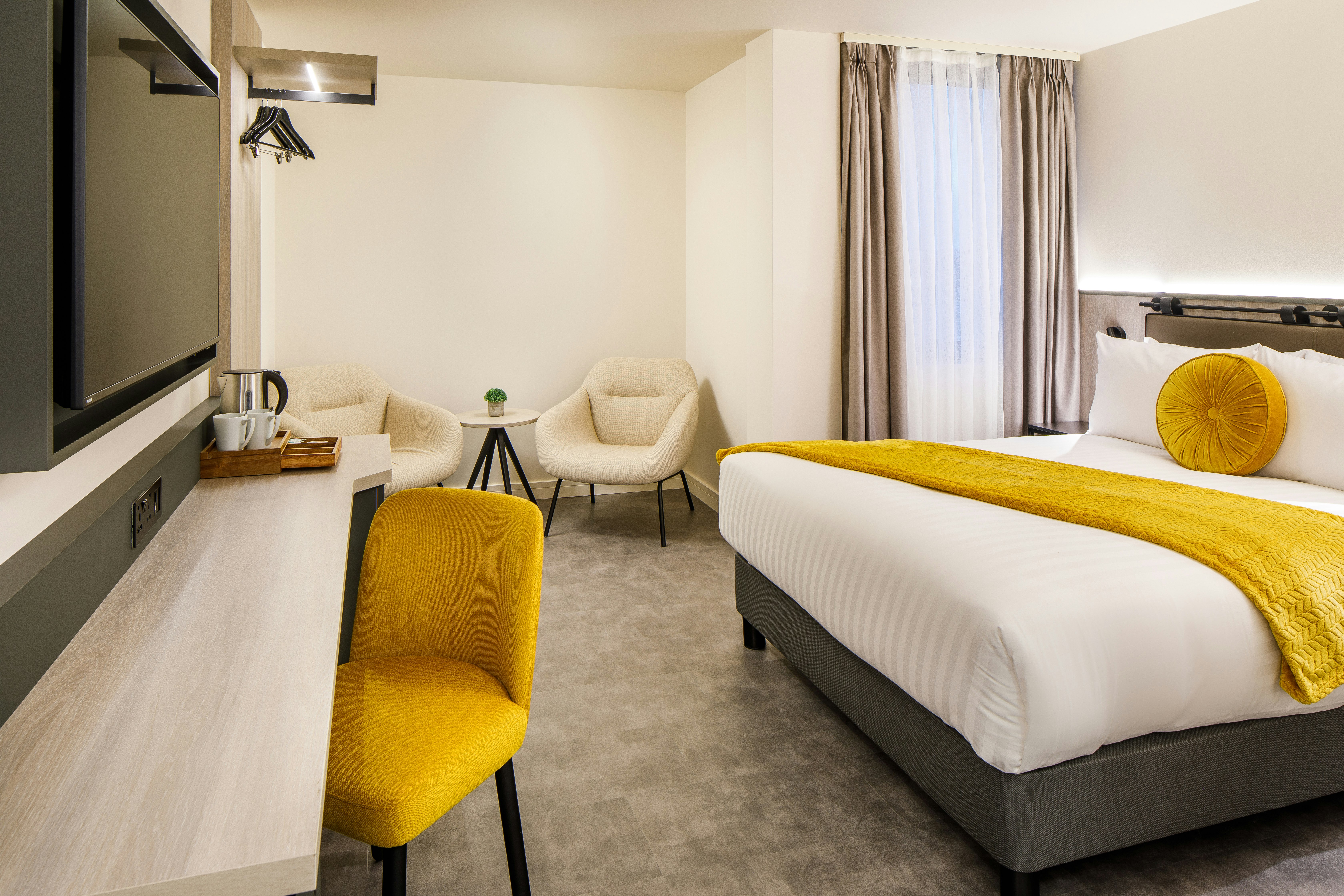 Southgate Hotel London 17/40