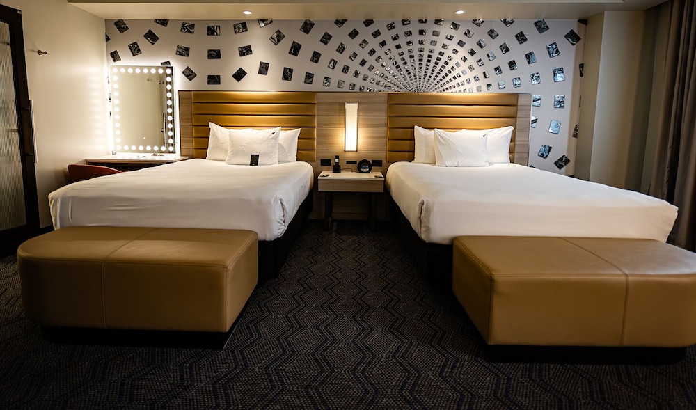 Tower, 2 Queen Beds