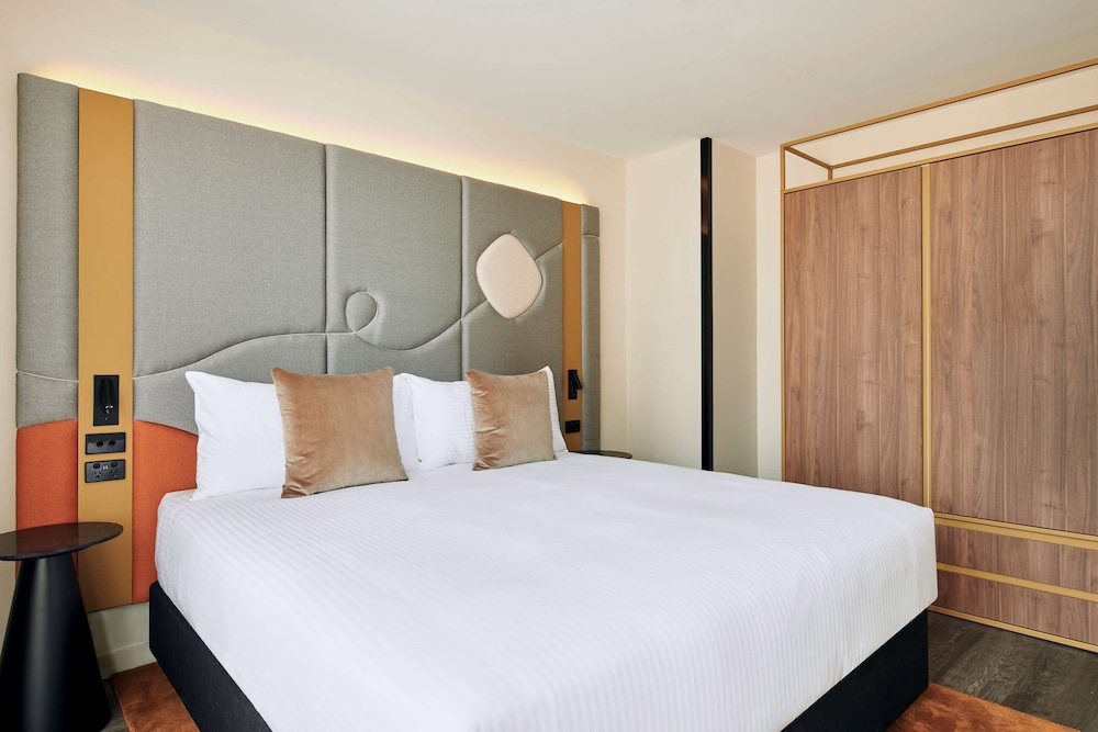 Quincy Hotel Melbourne 9/70