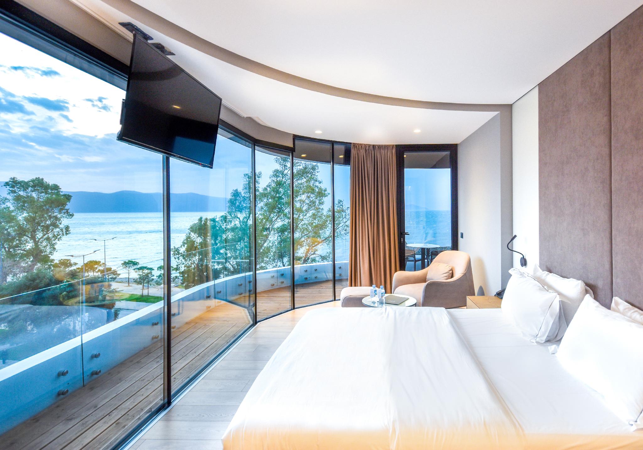 Deluxe, King Bed