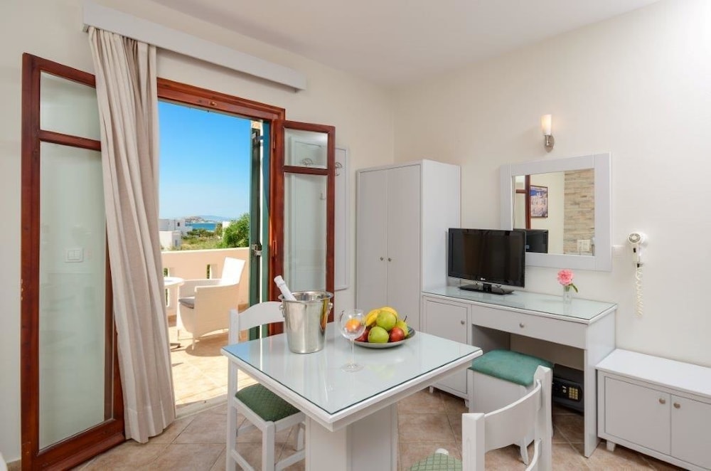 Plaka Hotel I 35/62
