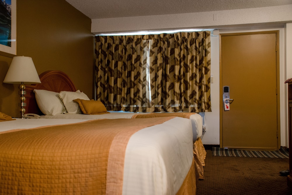 Ramada by Wyndham Medicine Hat 18/75