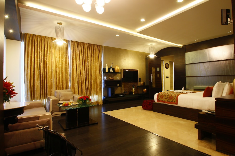 Grand Estancia 8/56