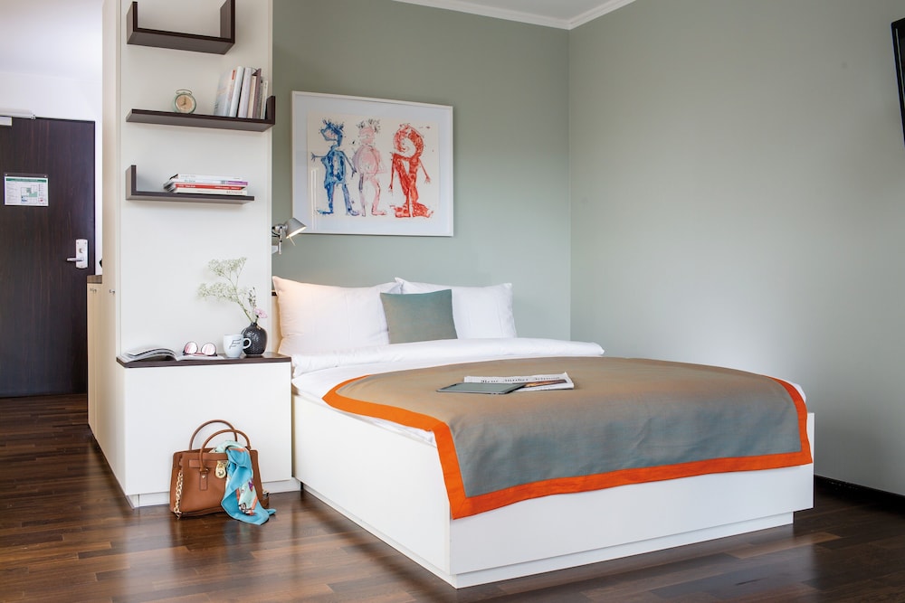 BUSINESS, DOUBLE BED