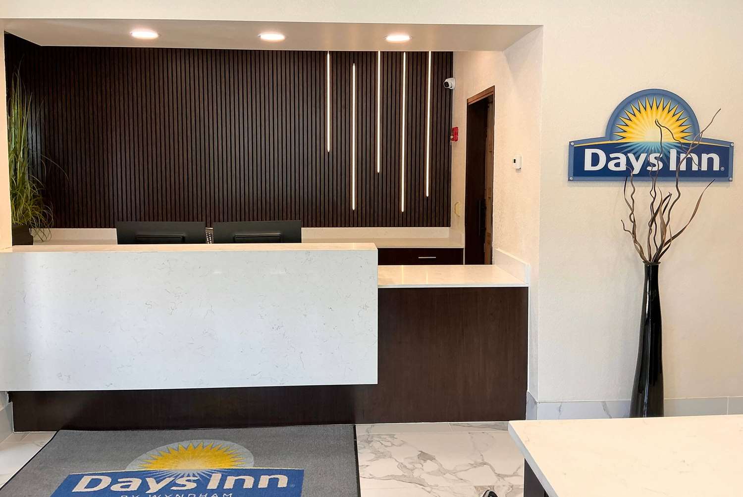 Days Inn By Wyndham Arlington 5/17