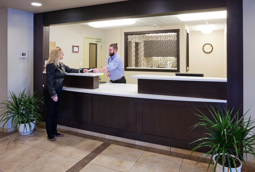 Candlewood Suites Bemidji Paul Bunyan 7/37