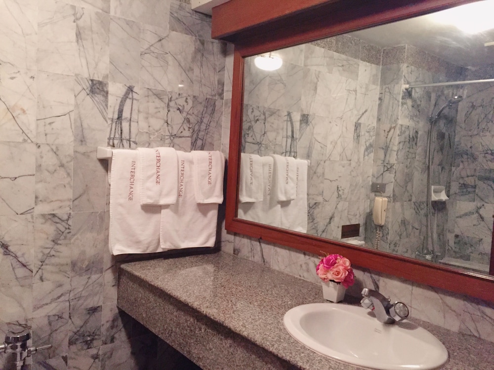 Interchange Tower Serviced Apartment 48/49