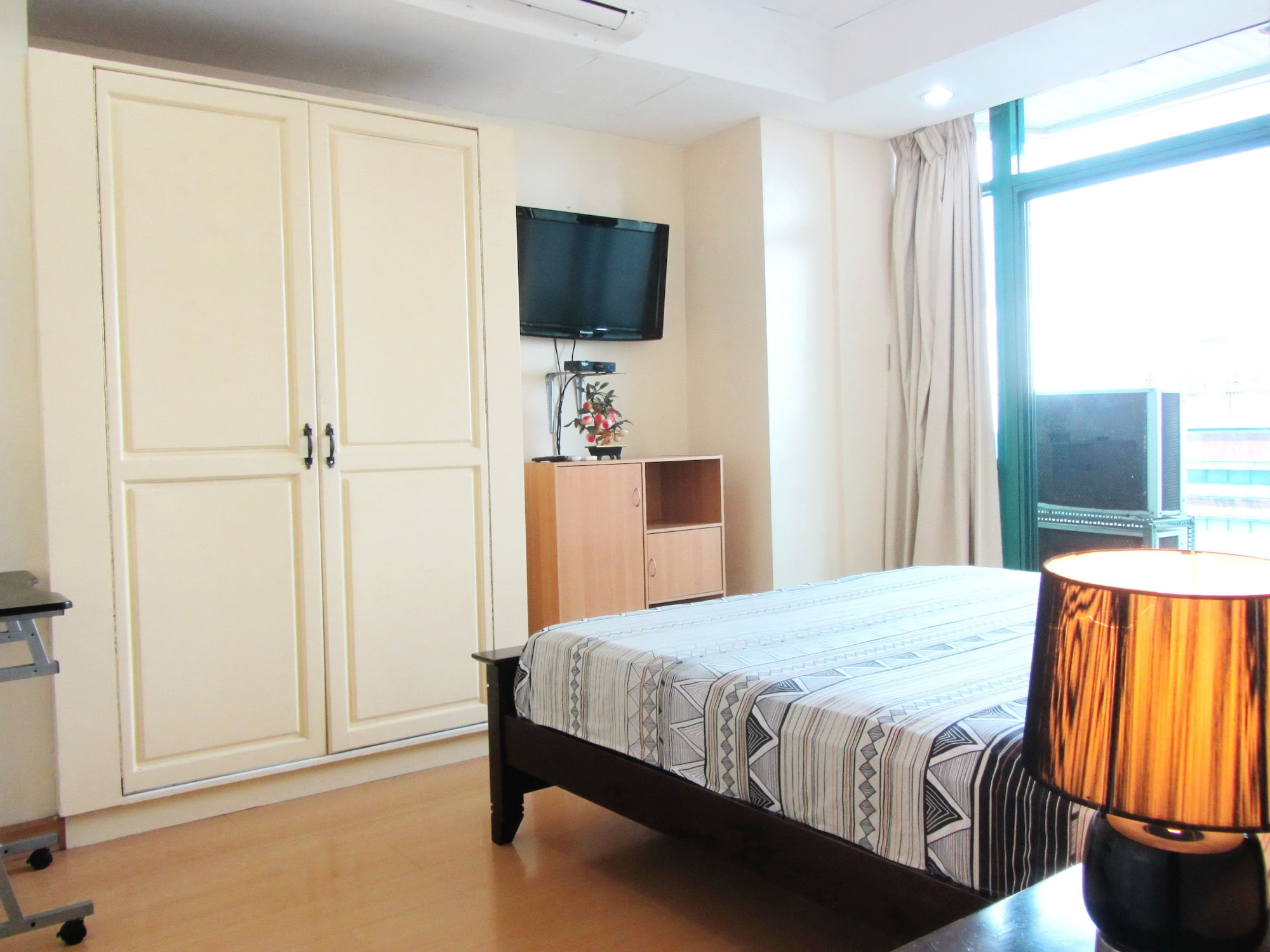 Condo, Deluxe, King Bed, Bay View, Sofa