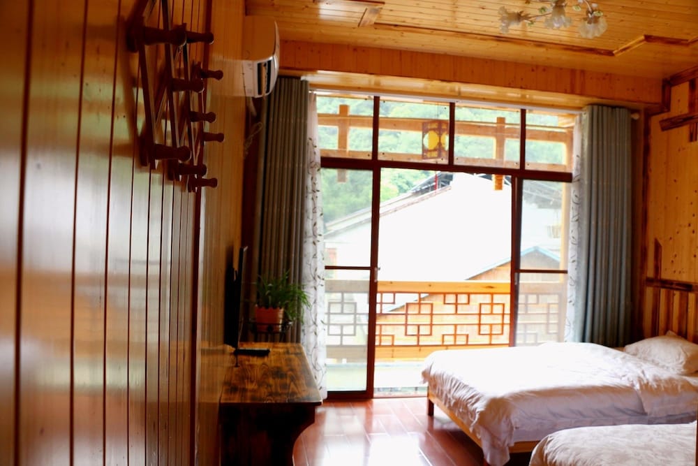One Step To Heaven Inn 23/50