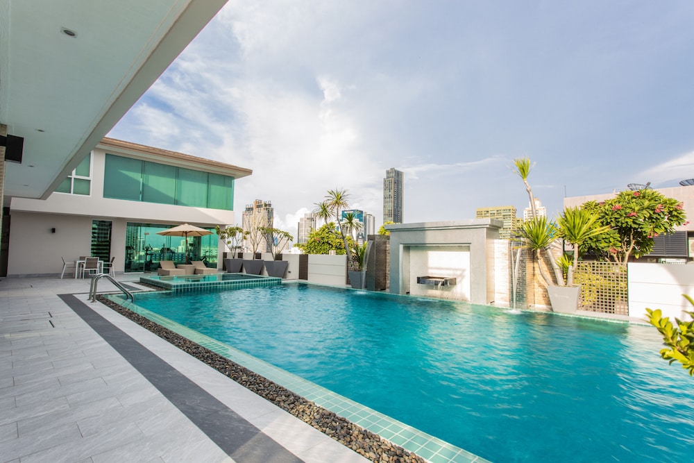 D Varee Montara Thonglor 25 65/70