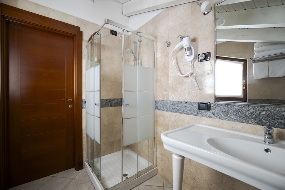 Hotel Ungheria Varese 1946 43/50