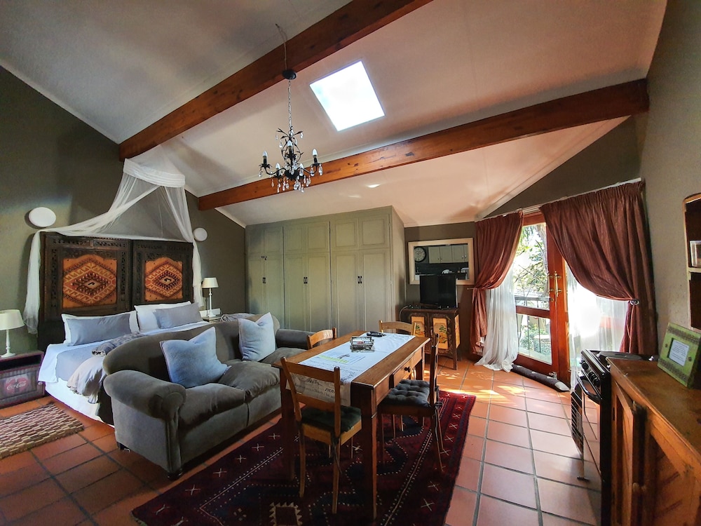 Waterhouse Guest Lodges 295 Indus Street 32/50