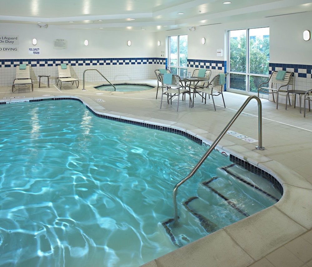 Fairfield Inn & Suites Detroit Metro Airport Romulus 13/22