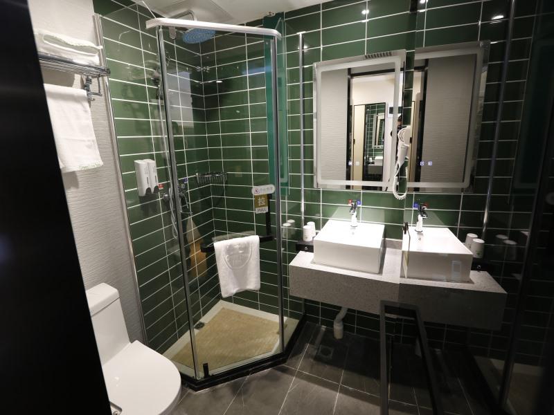 Green Tree Inn Beijing Xicheng District Dashilan Express Hotel 16/17