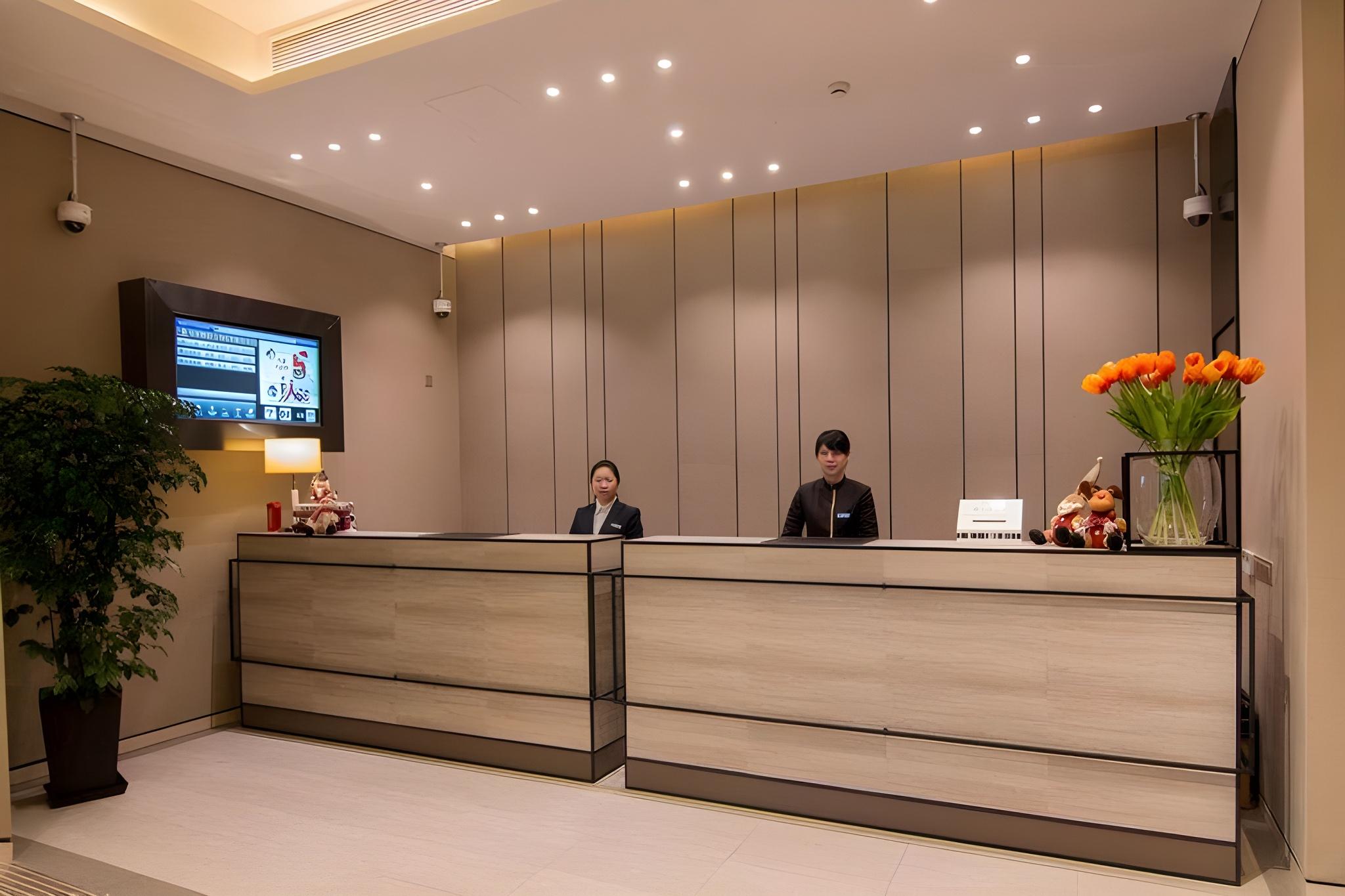 Home Inn Plus (Shanghai Hongqiao Road Metro Station) 10/42