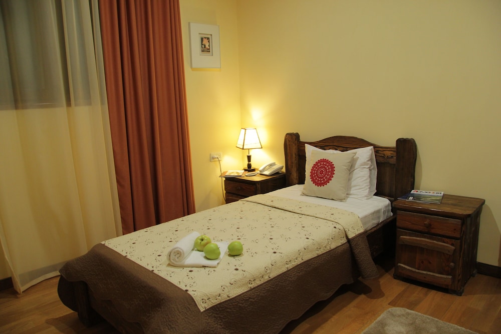 Silk Road Hotel 6/49