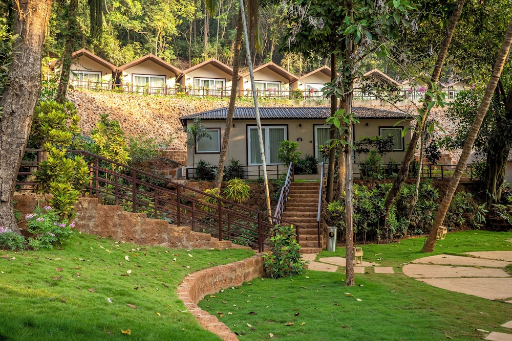 Stone Wood Nature Resort 40/43