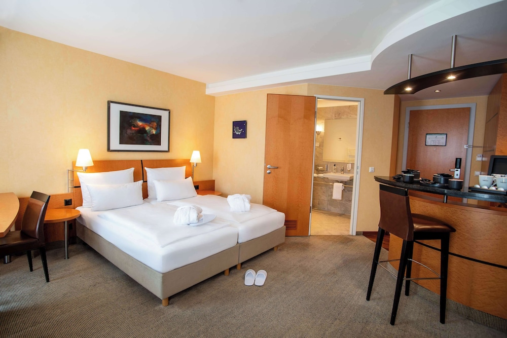 Business, Convertible Double Bed, Kitchenette