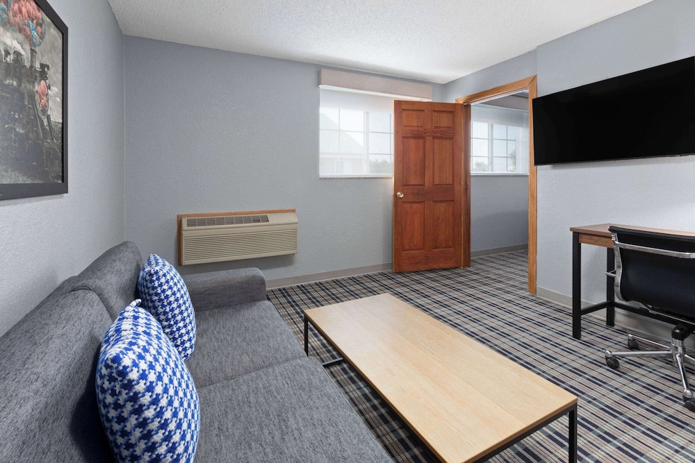 AmericInn by Wyndham Grinnell 45/60
