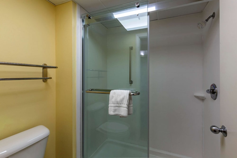 Comfort Inn Garner Clayton I-40 15/38