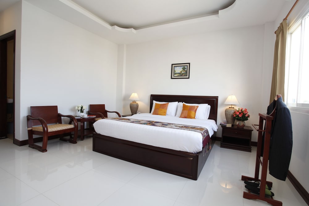 Lao Golden Hotel 8/53