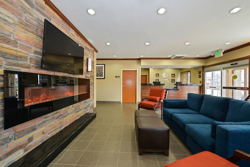 Comfort Inn and Suites Coralville 33/49