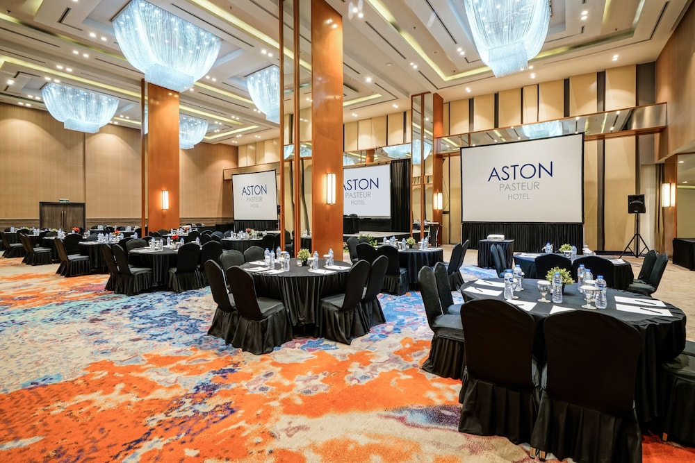 Aston Pasteur 43/47