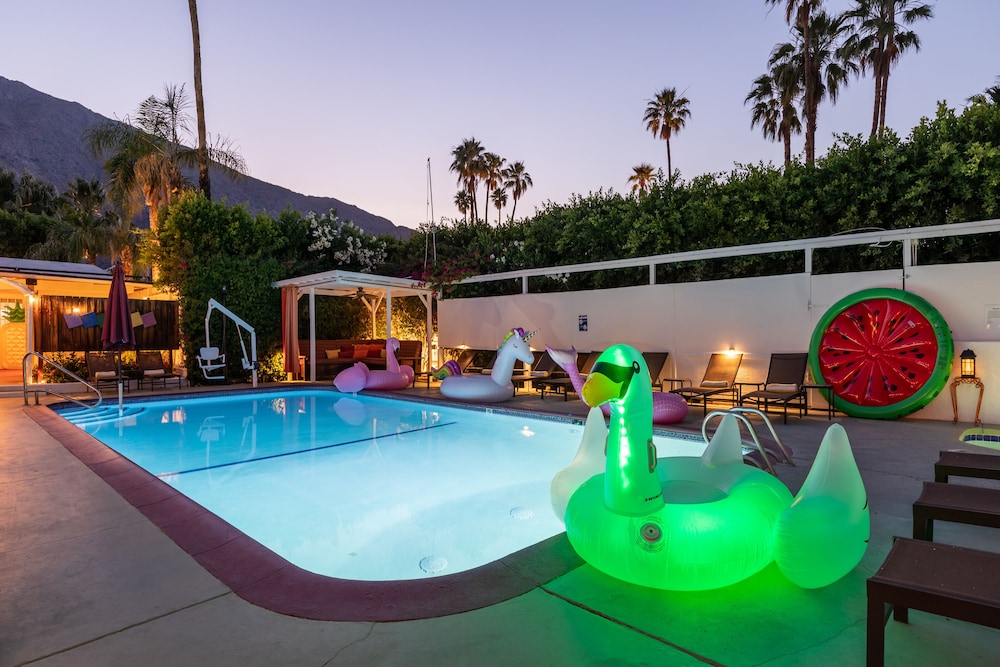 Float Palm Springs 41/50