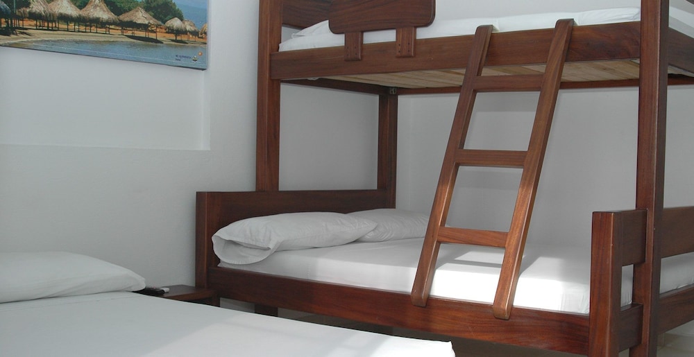 Hotel La Fragata 32/50