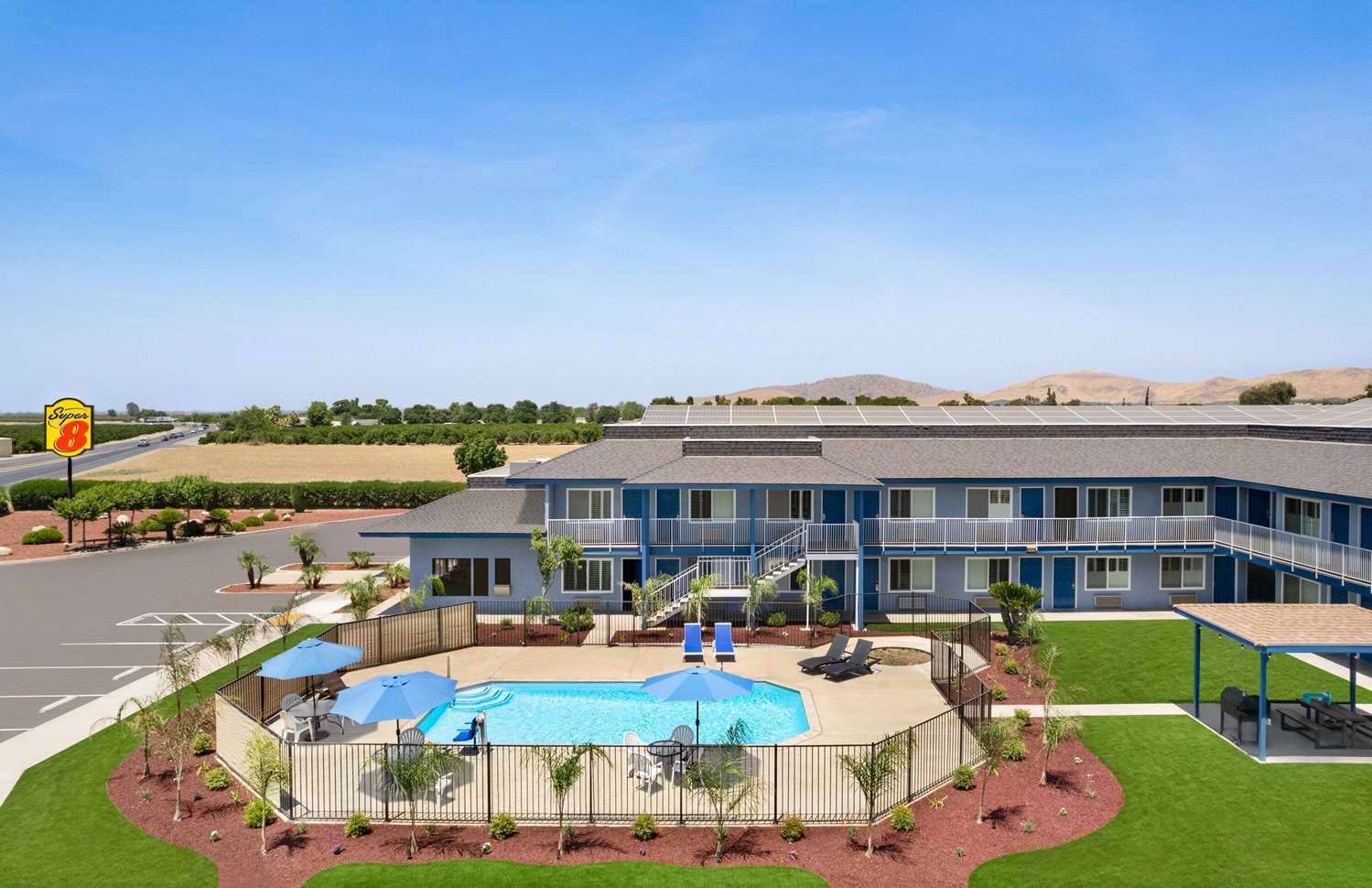 Super 8 By Wyndham Lindsay Olive Tree 55/61