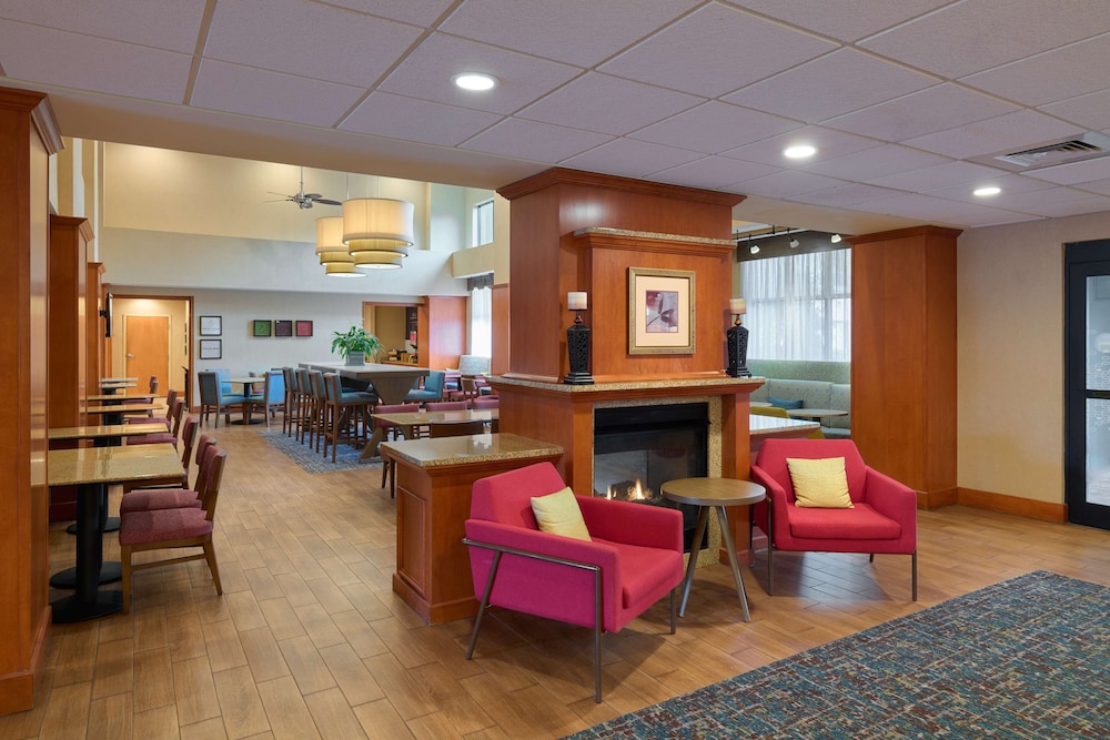 Hampton Inn and Suites Providence/Smithfield 29/40