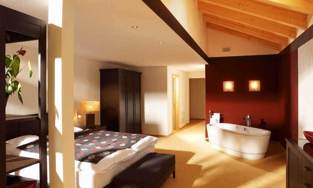 Waldhotel Doldenhorn 13/48