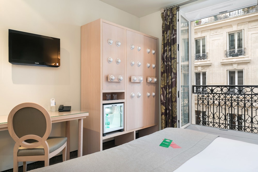 Hotel Le Cardinal 32/48