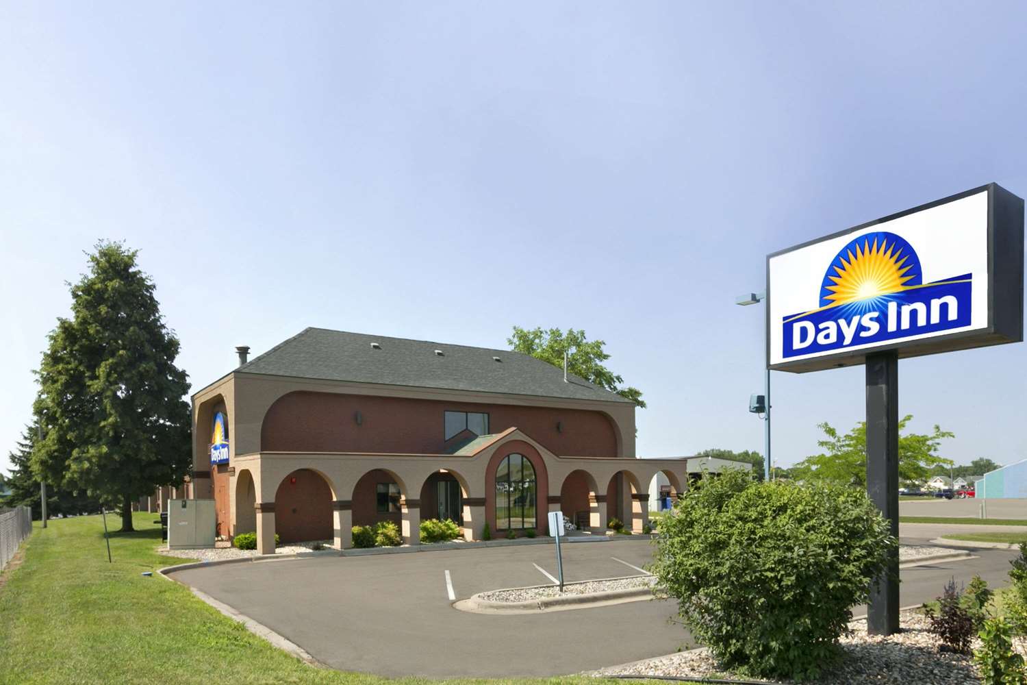 Days Inn by Wyndham Willmar 1/33