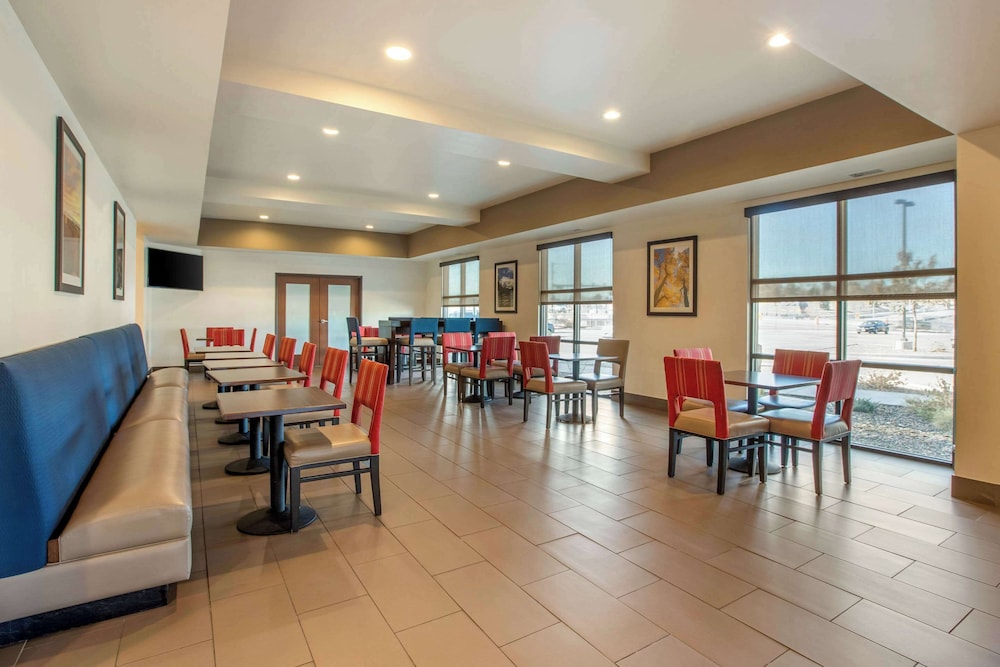 MainStay Suites Near Denver Downtown 56/73