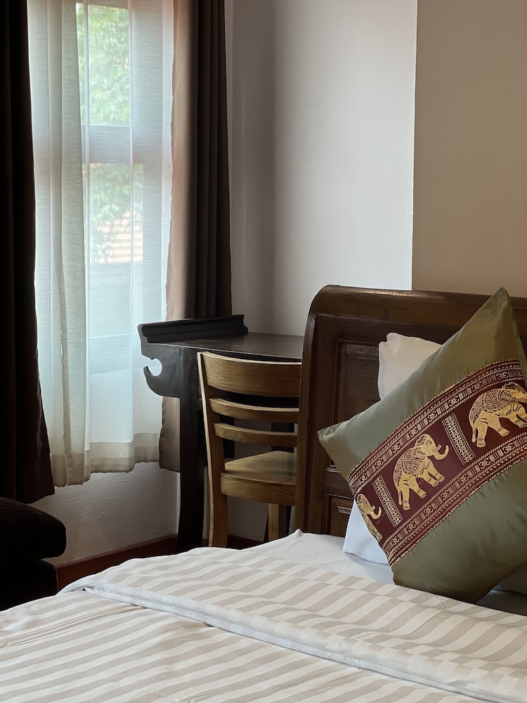 Pha Thai House 37/50