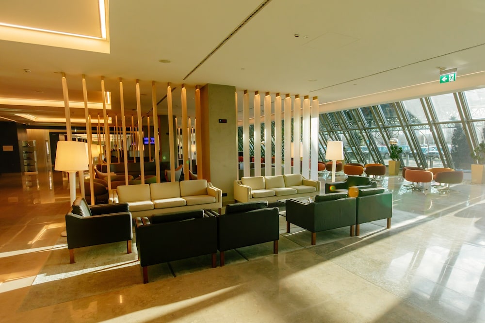 Crowne Plaza Belgrade 7/85