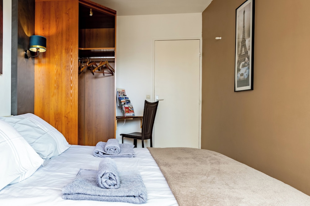 Chambre D'amis 11/44