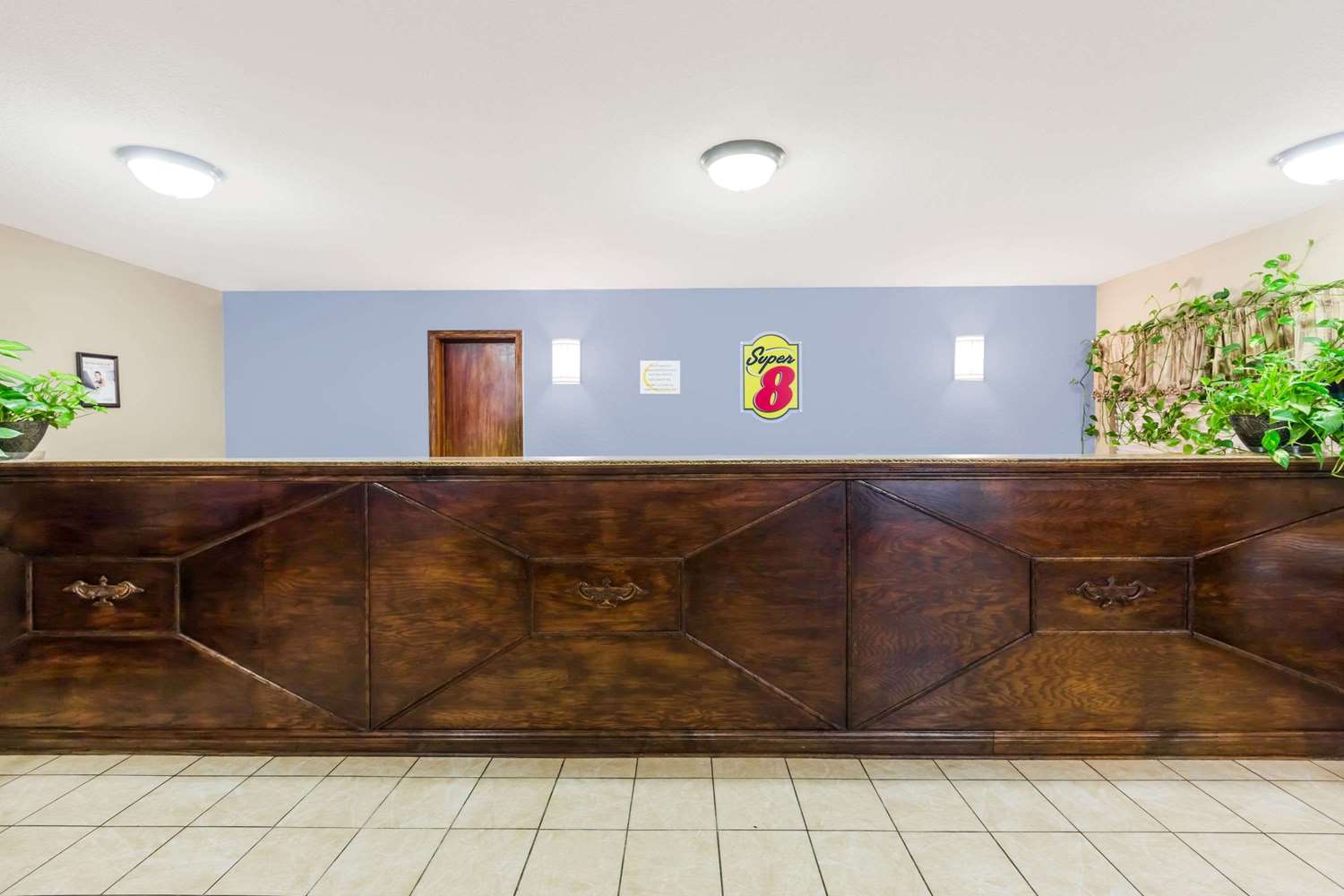 Super 8 by Wyndham Jonesboro AR 3/8