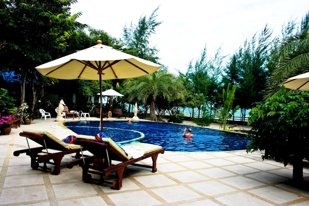 ROCKY POINT RESORT 40/62