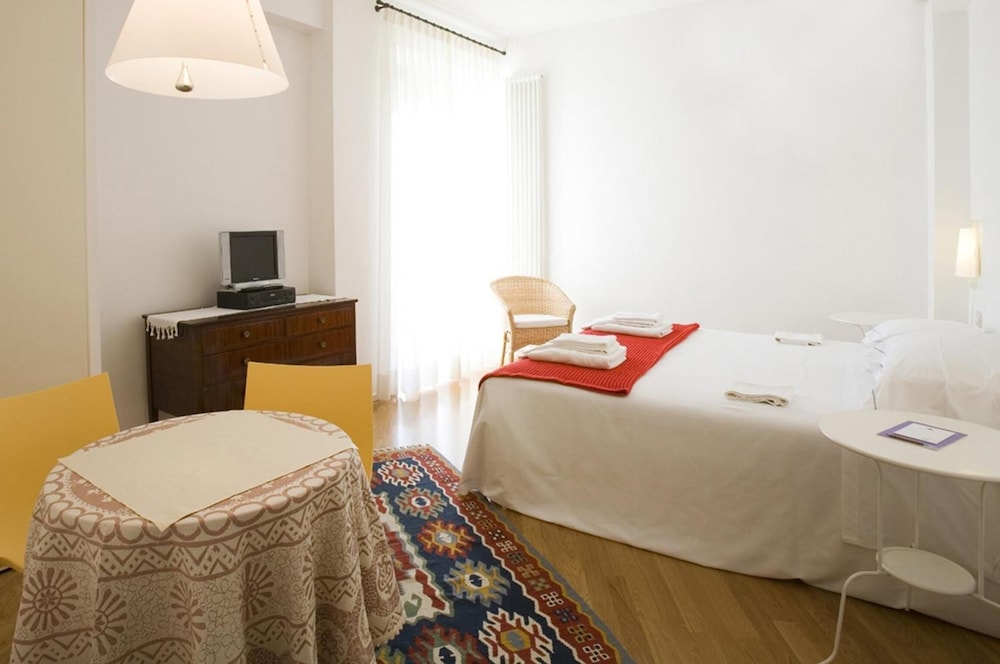 Hotel Emilia 47/48