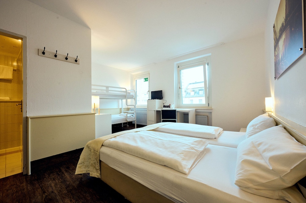The 4 You Hostel Hotel 29/58