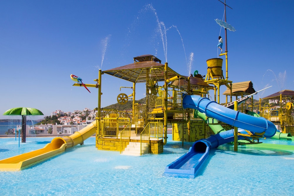 Carema Club Resort 24/32