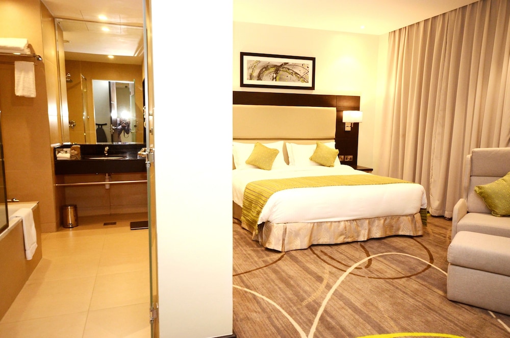Royal Tulip Canaan Hotel 21/80