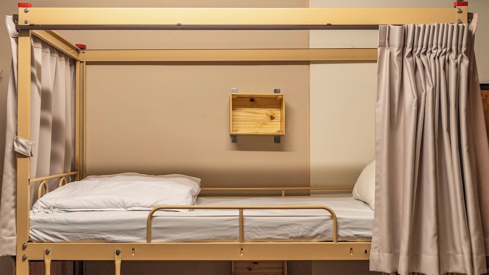 MIXED DORM, ECONOMY