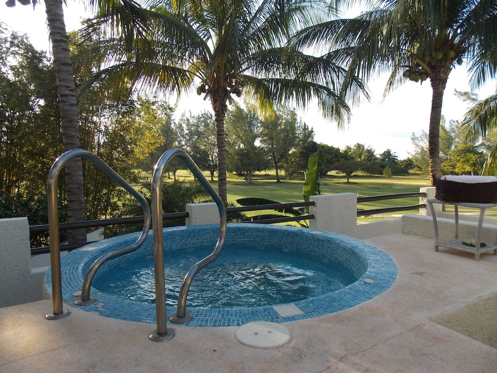 Laguna Suites Golf & Spa 49/50