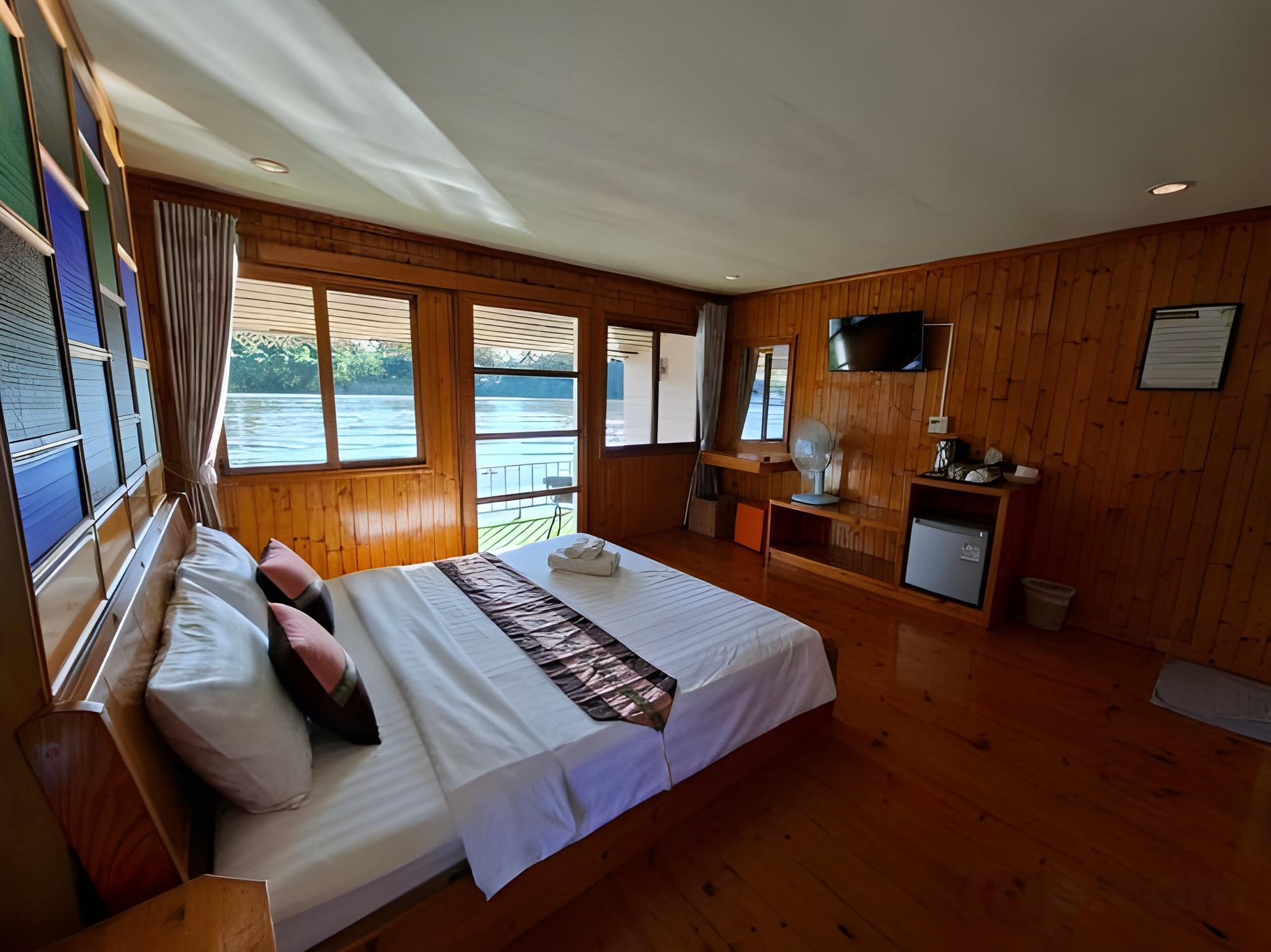 Room on Arrival, with Fan
