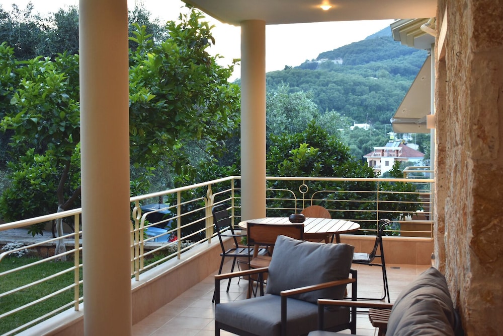 Gallery Suites Parga 40/46