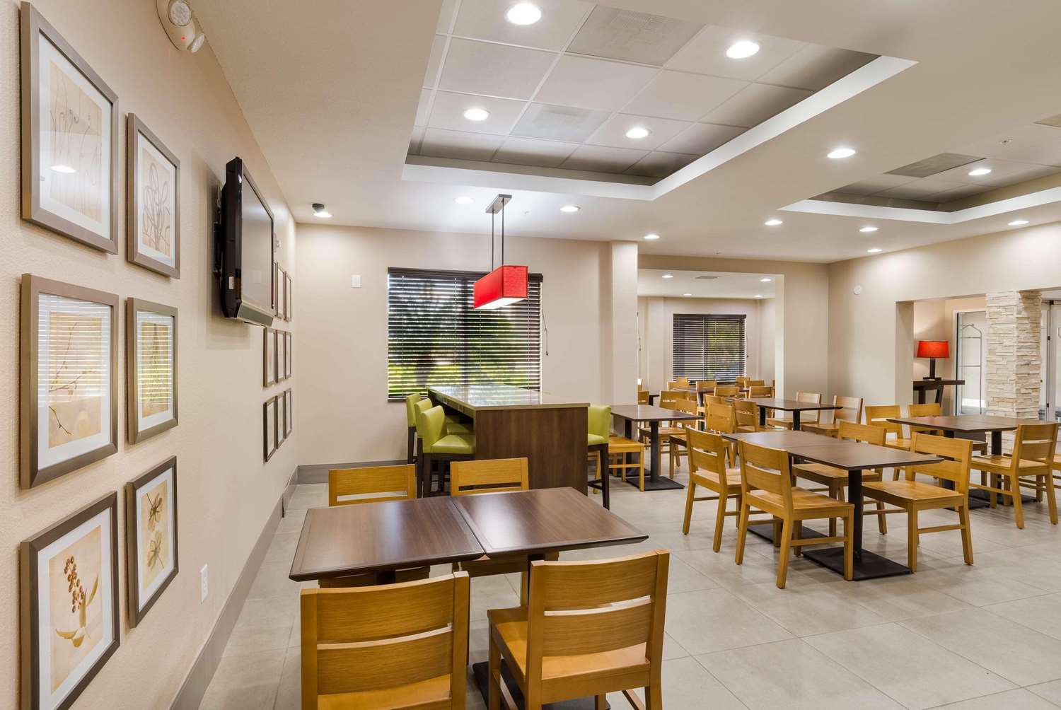 Country Inn & Suites by Radisson, St. Petersburg - Clearwater, FL 39/56