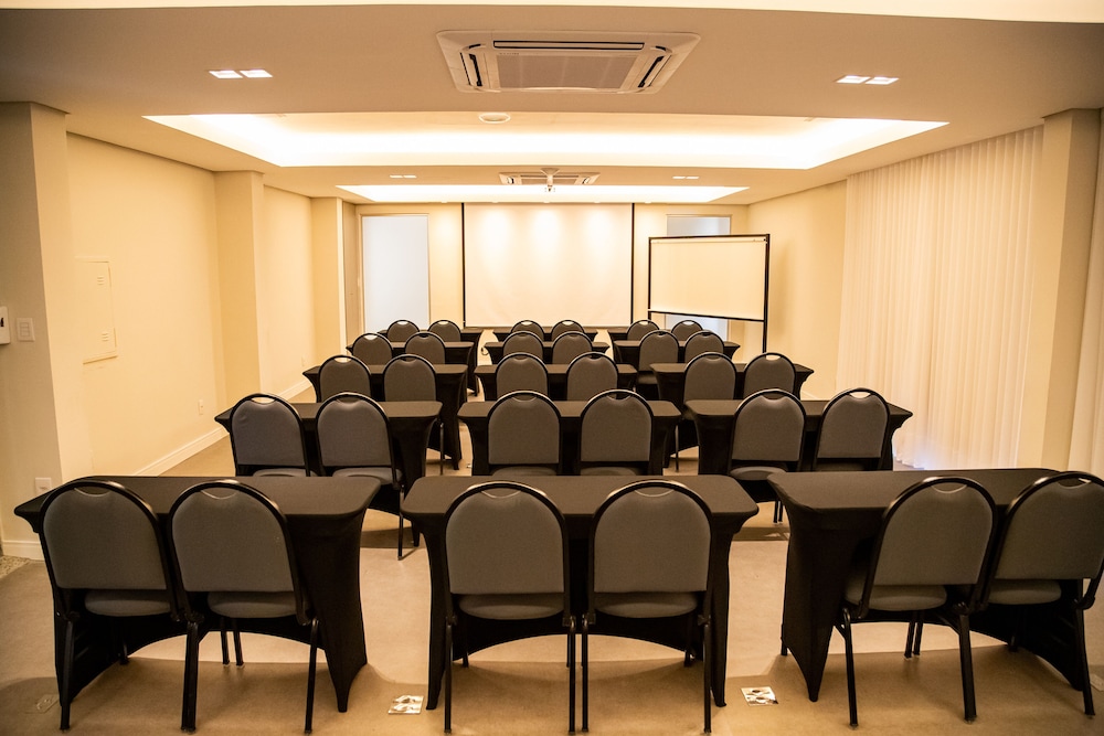 Mundial Parque Hotel 21/28